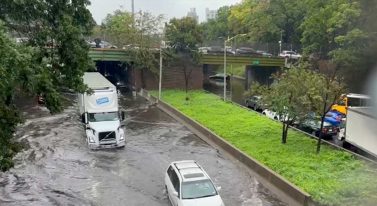 美國紐約市整星期降下大雨，29日一陣暴雨更引發全市大淹水。 圖：美聯社／達志影像