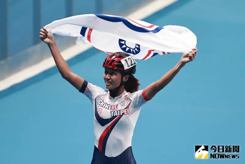 杭州亞運女子速度輪滑爭先賽1000公尺爭先賽，劉懿萱、李孟竹發揮出色。 圖：葉政勳/攝