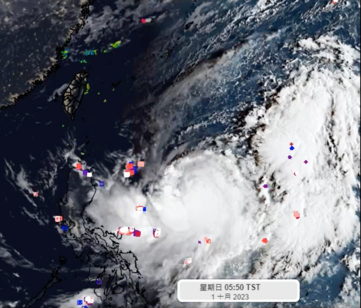 天氣風險公司分析師柯聿寧表示，週二隨小犬颱風接近，東半部開始受到颱風外圍水氣影響，降雨也逐漸增多。 圖：翻攝自天氣風險公司分析師臉書