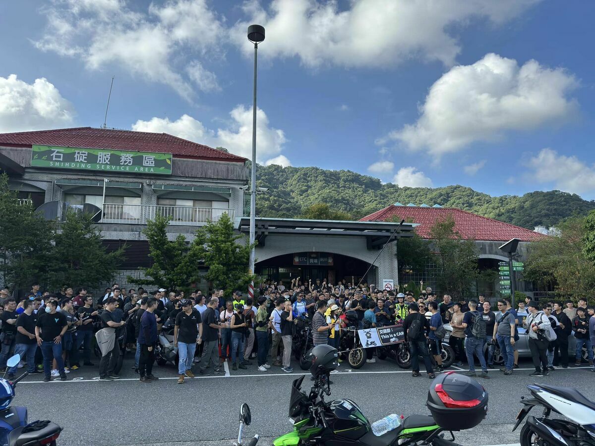 重機和路權團體，發起9月8日「全國遍地開花」活動，號召重機族上國道爭取重機上高速公路。 圖：翻攝自通勤者之歌臉書