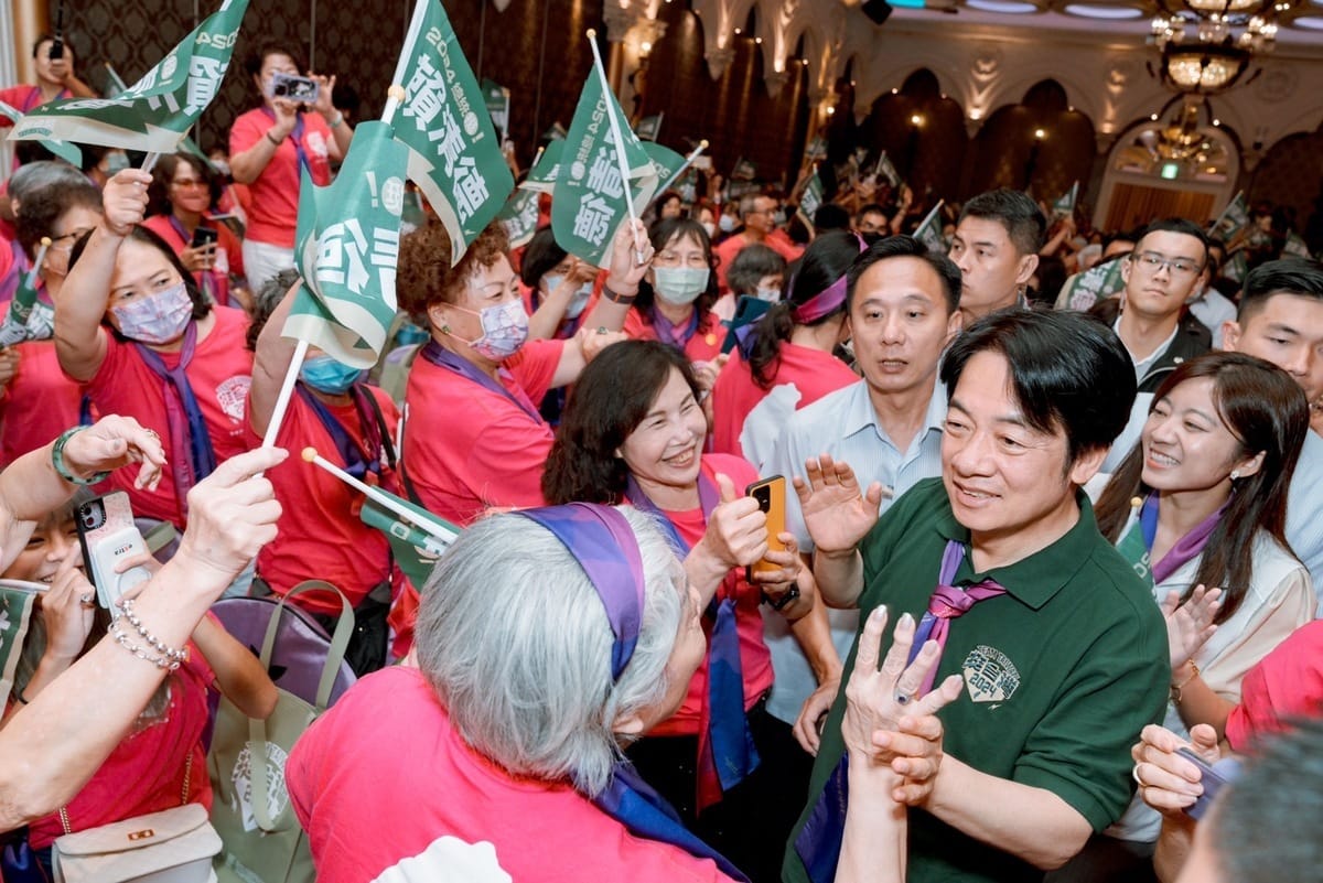 賴清德出席「台中市信賴台灣姊妹會暨青春女力團」成立大會。 圖：賴清德競辦/提供