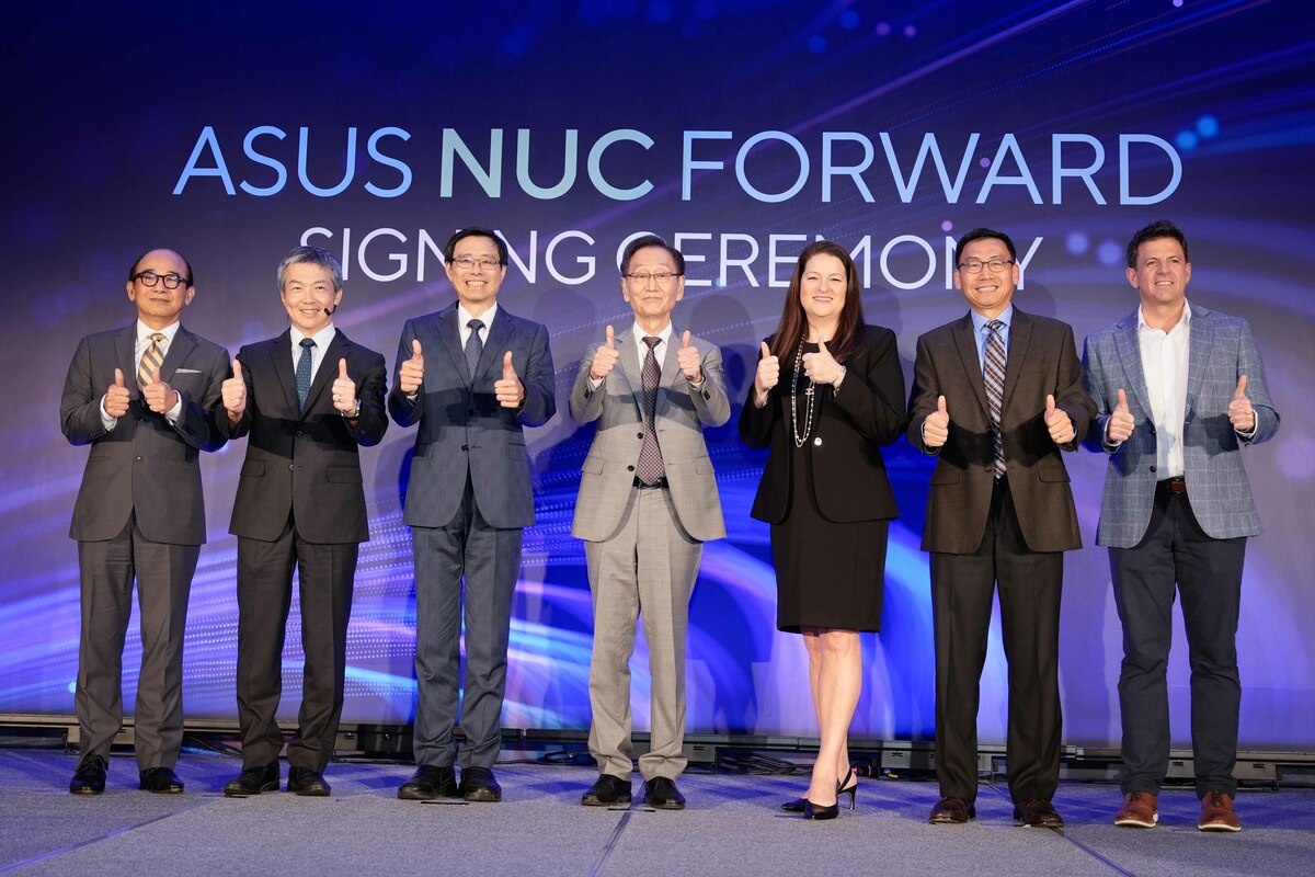 華碩與英特爾今（2）日舉行簽約儀式，正式交接Intel® NUC新一代運算單元業務。 圖：ASUS/提供