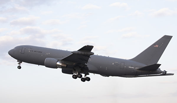 第三名是波音 KC-46A 飛馬式(Pegasus)空中加油機；截至 2022 年平均機齡：1.48 歲、擁有數量 48 架。 圖：取自美國空軍