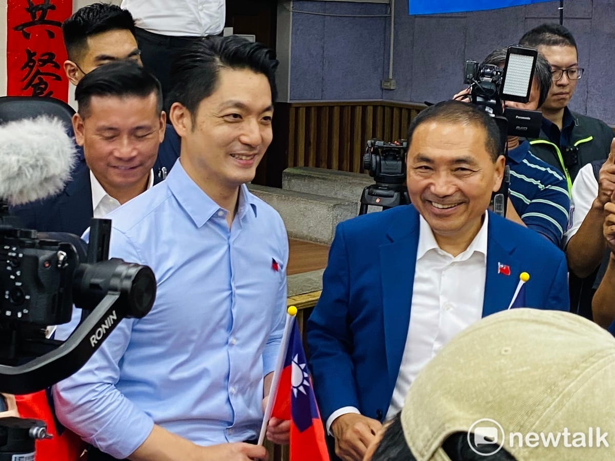 國民黨總統參選人侯友宜（右）、台北市長蔣萬安（左）。 圖：周煊惠 / 攝
