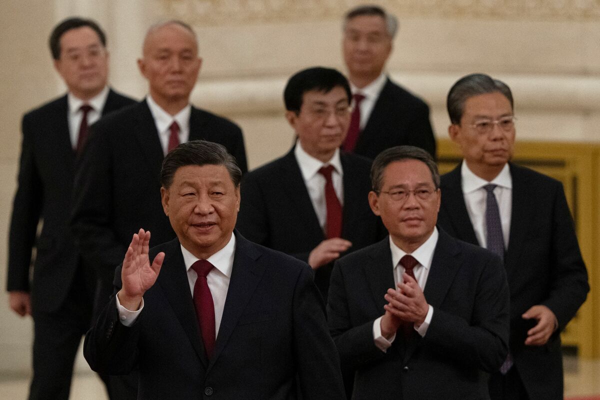 蔡奇(後左二)的崛起對習近平來說可能會造成威脅。 圖 : 達志影像/美聯社