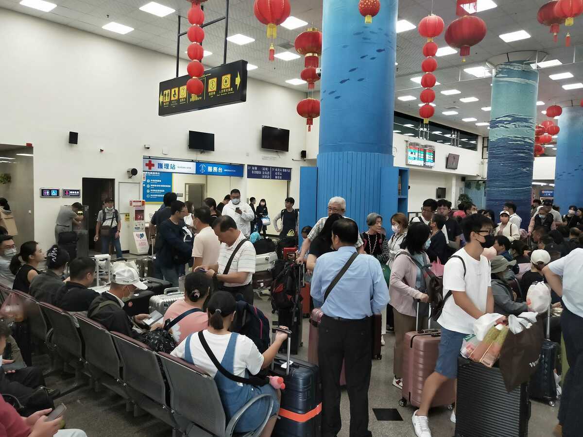 交通部航港局表示，明(28)日起，離島海運航線將逐步恢復正常，航港局也將協調航商，視需要增開航班協助疏運。 圖：翻攝自靠北金門臉書
