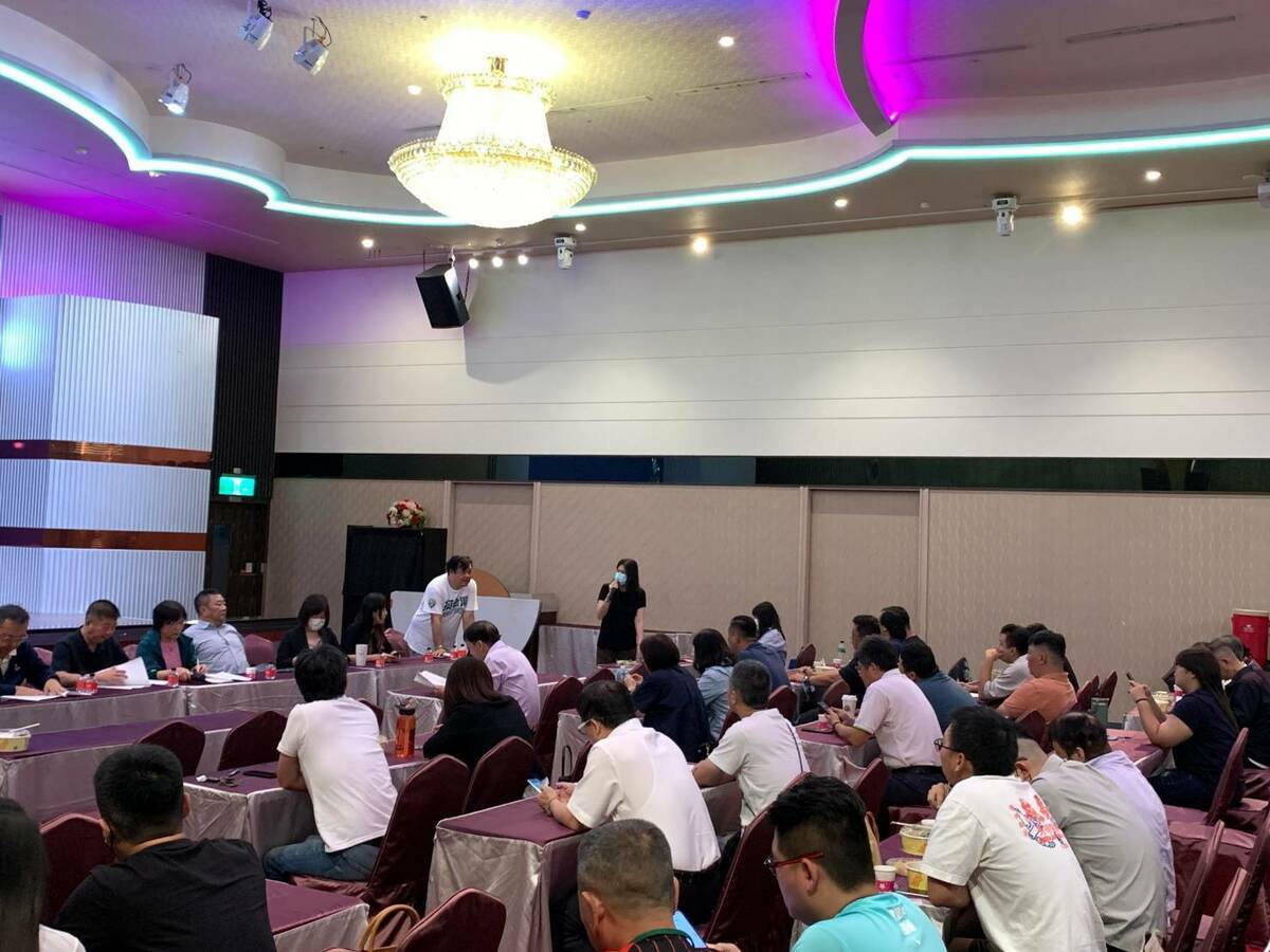 民進黨公職踴躍出席籌備會。 圖：民進黨高雄市黨部/提供