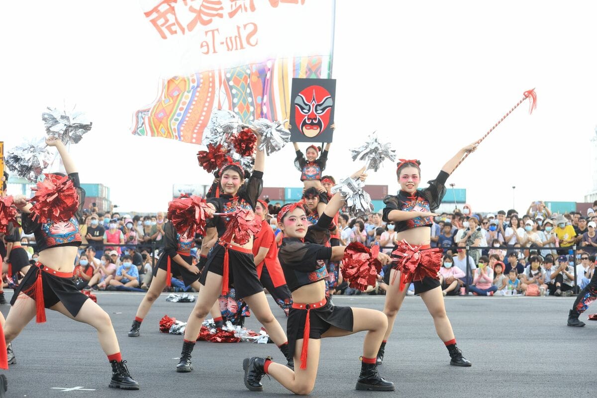 樹德家商表演藝術科演出。 圖：高雄市政府提供