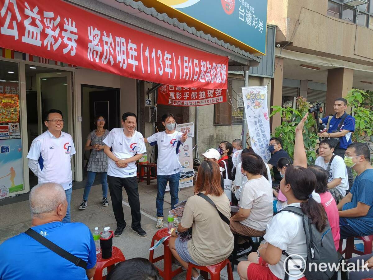 現場舉行有獎徵答，答中者可再加碼送200元全聯禮券。 圖：唐復年/攝