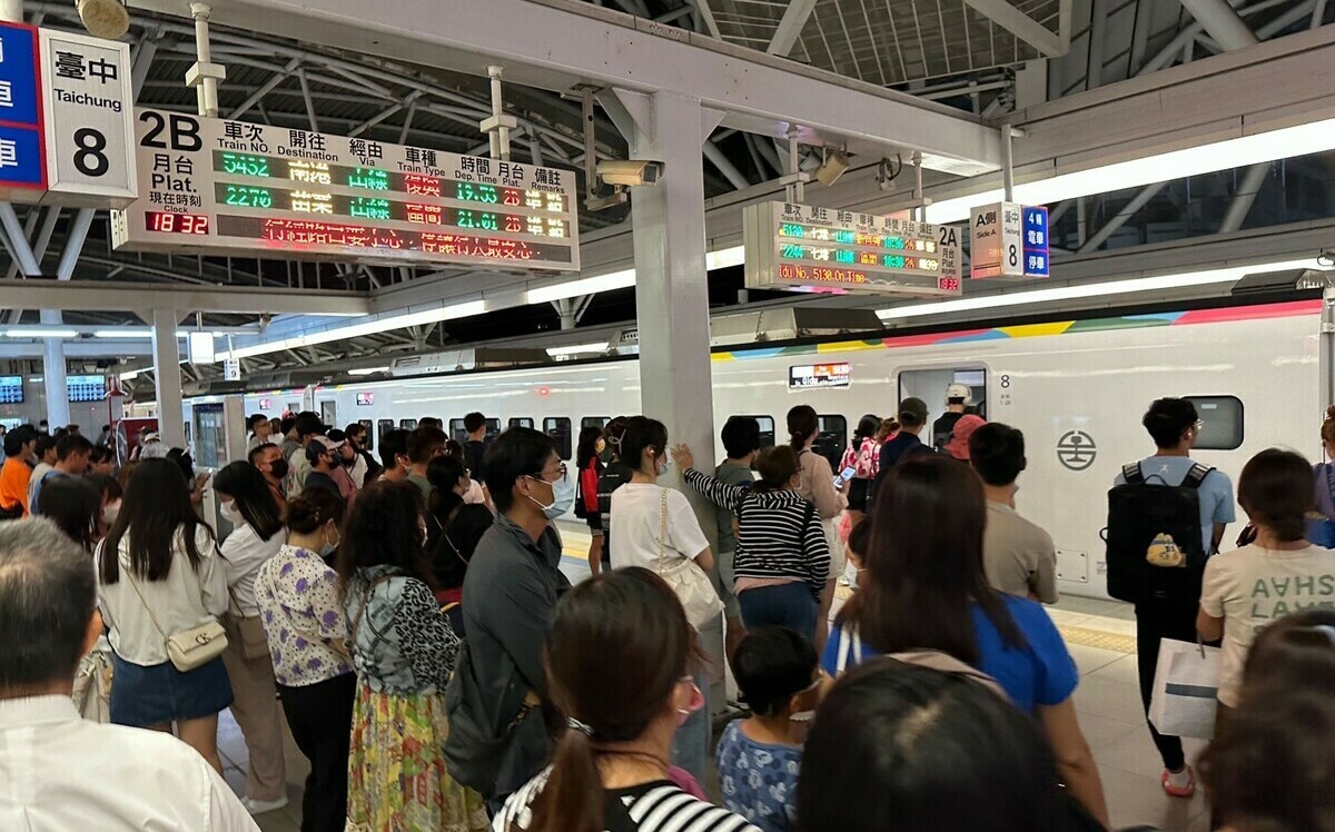 春節最塞的一天來了！初三雙鐵國道運量恐破表 交通懶人包必看