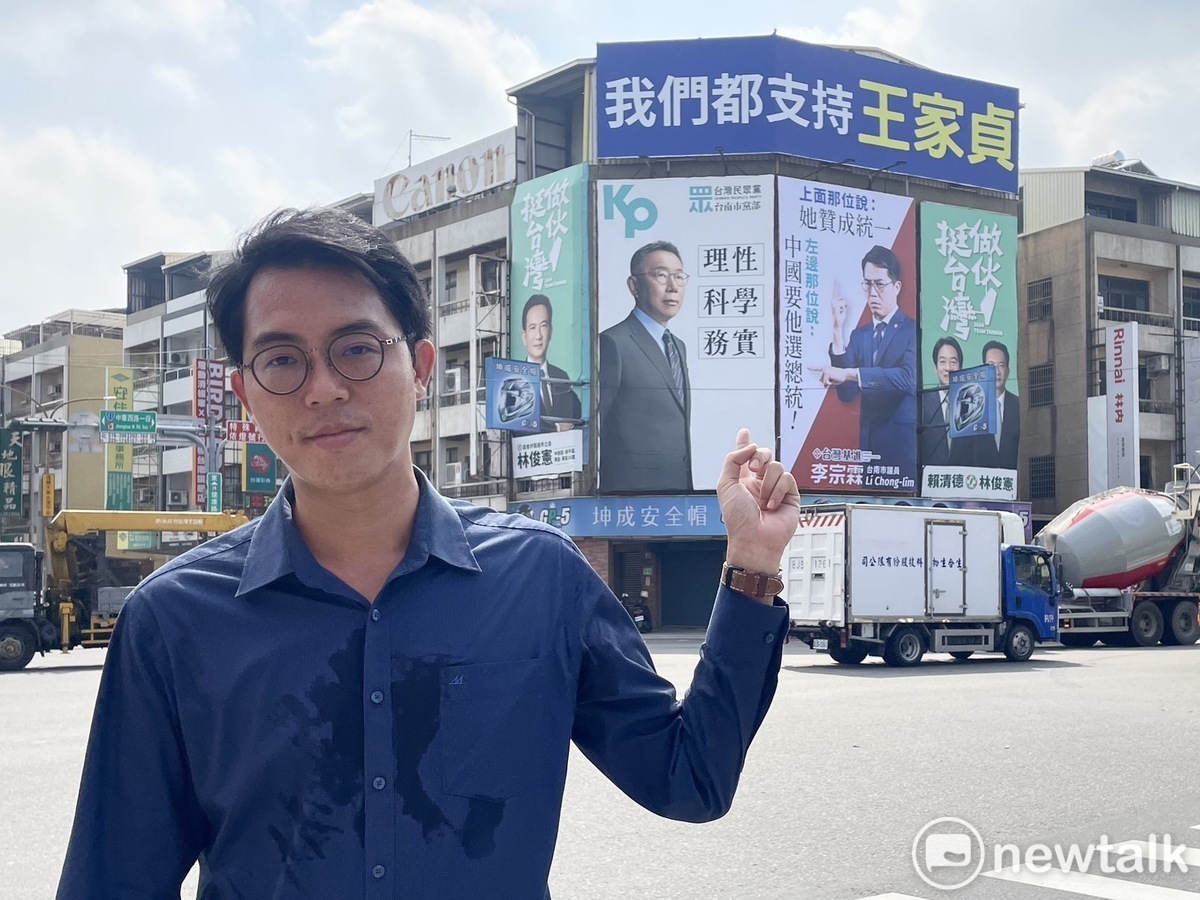 李宗霖表示，不論是「上面那位說：她贊成統一」的王家貞，或是「左邊那位說：中國要他選總統」的柯文哲，都是中國代理人，呼籲大家用選票下架。 圖：黃博郎／攝