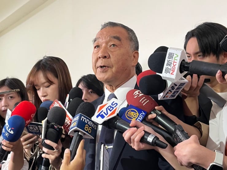 國防部長邱國正今(12)日針對馬文君、郭璽相關事件做說明。 圖：金大鈞/攝