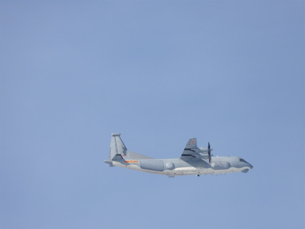 中國片面宣布今日起啟動W122、W123由西向東每日6航班之飛航。(中國軍機示意圖) 圖：取自國防部網站 (資料照)