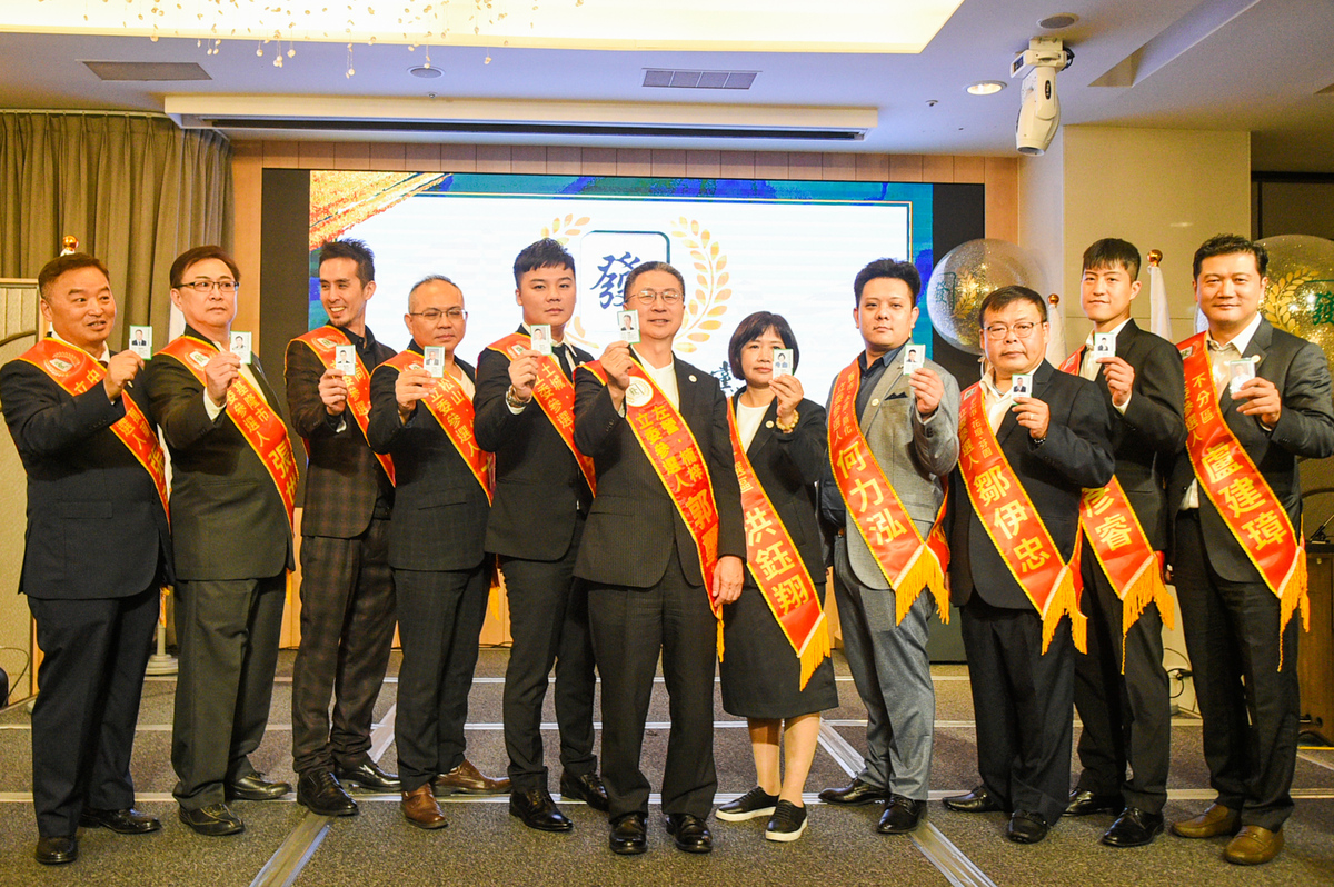 台灣麻將最大黨區域及不分區立委提名人。 圖：台灣麻將最大黨/提供
