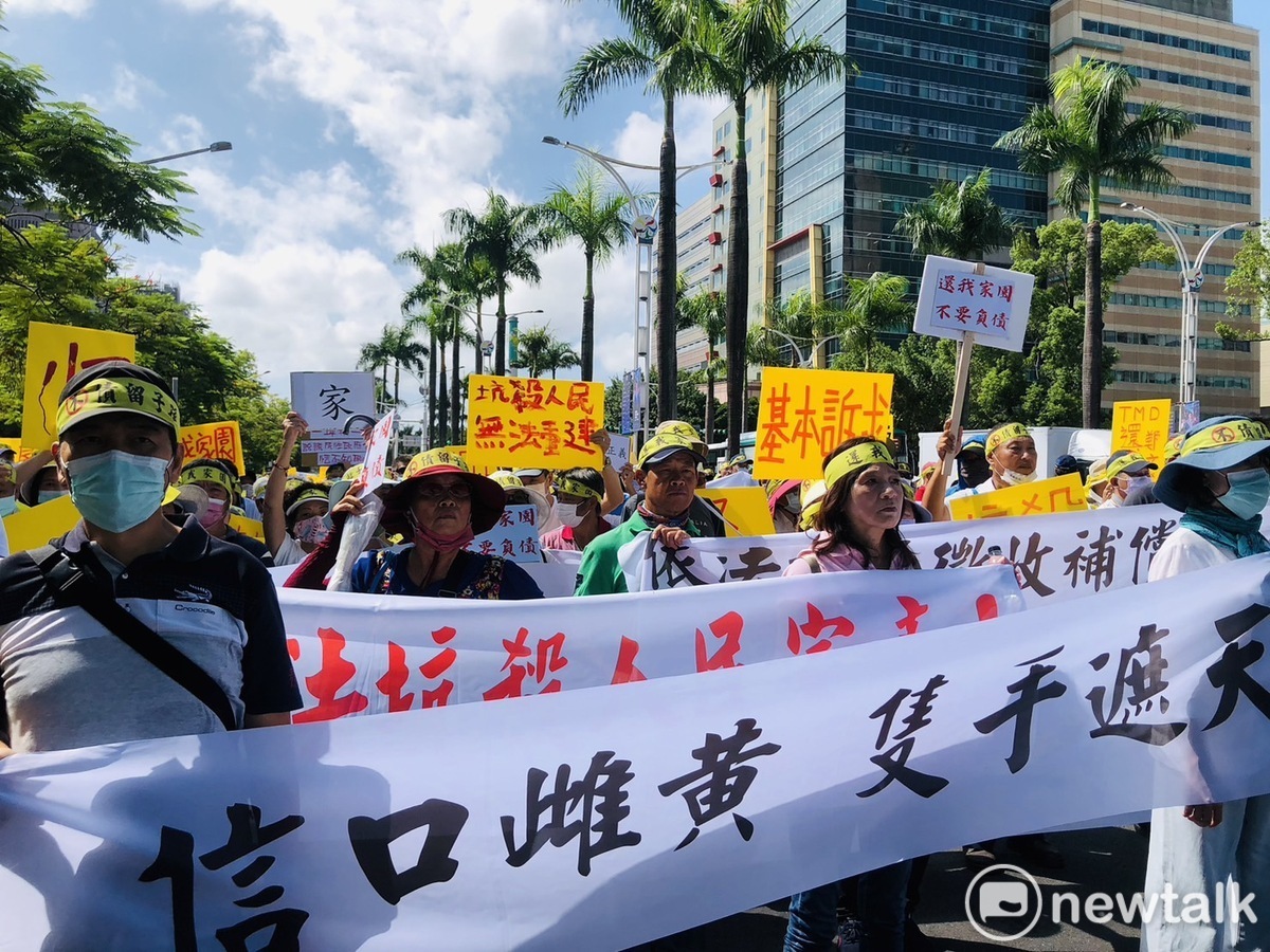 桃園航空城「先建後拆」開發案拆遷戶代表今（13）天北上立法院、行政院和監察院陳情抗議。 圖：謝莉慧/攝