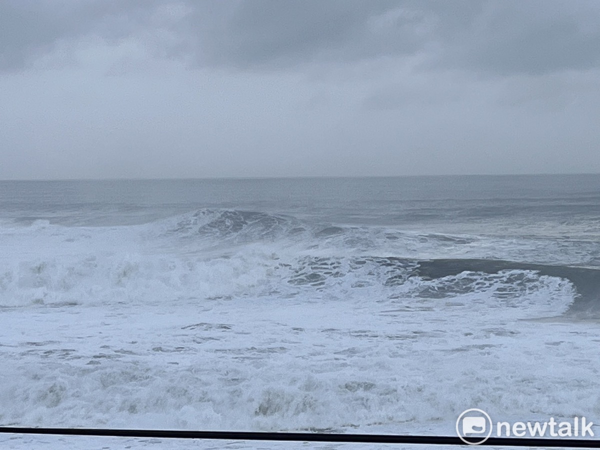 布拉萬在今明兩日會讓基隆北海岸、東半部、恆春半島及馬祖等地區沿岸掀起長浪。(海浪示意圖) 圖：民眾／提供