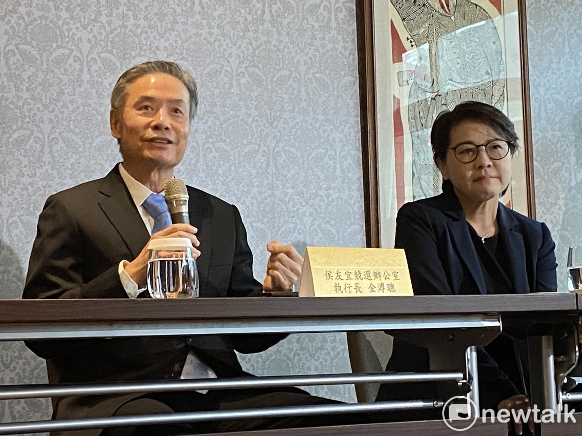 金溥聰(左)強調「藍白合會前會」不設限，會秉持最大善意、用最誠懇態度來進行溝通。 圖：林昀真/攝（資料照）