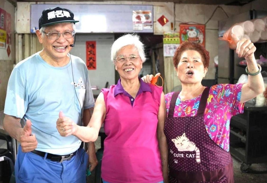 郭倍宏(左)表示無對手是誰，將一如往昔照樣跑行程。 圖：郭倍宏服務處/提供（資料照）