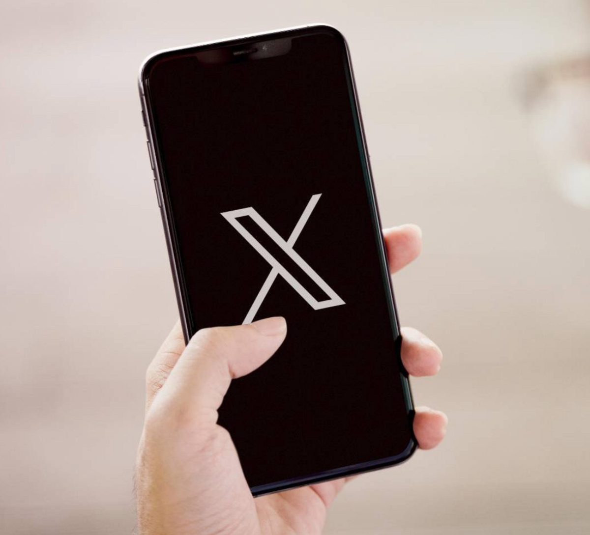 X因未能配合進行反虐待兒童調查行動，遭澳洲電子安全委員會開罰新台幣1245萬元罰款。 圖：翻攝自X平台