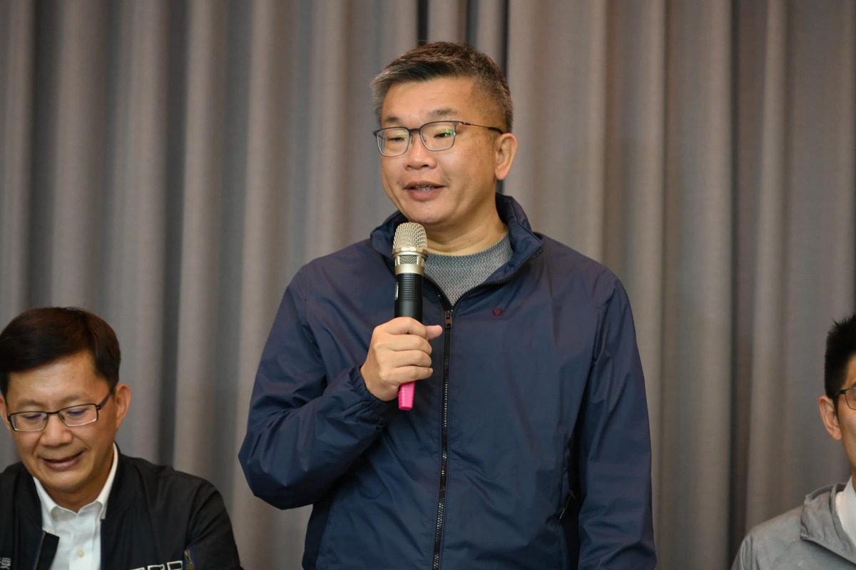 針對藍營包括「民進黨卡藍線」的批評，蔡其昌回應指，藍線綜合規畫總經費驟增 633 億，盧秀燕市府非但不予以說明，甚至操作輿論逼國人買單。 圖：取自蔡其昌臉書（資料照）。