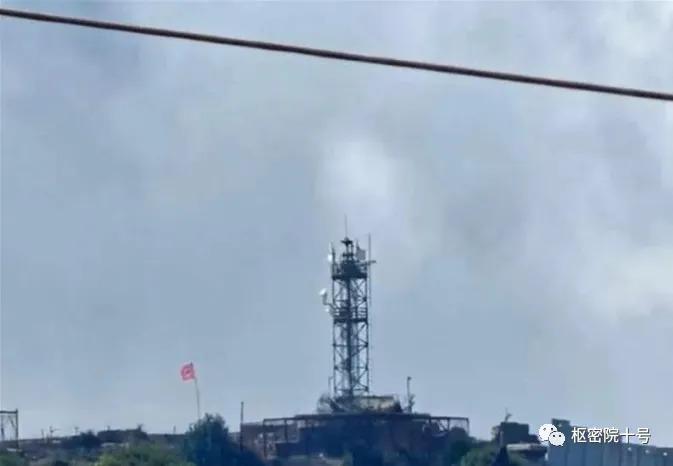 近日，黎巴嫩真主黨武裝對以色列軍隊的前哨基地發起了打擊，此前哨基地位於以黎邊境，黎巴嫩真主黨的目標是安裝在前哨基地的監控，以達到反監視的作用，一名士兵精準打擊將監控盡數打落。 圖：翻攝自騰訊網
