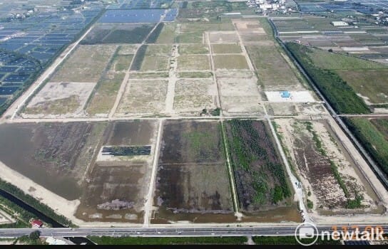 台積電龍潭擴廠計畫生變，台南市政府表示，南科三期正在擴建，新市產業園區及七股科技工業區也在大力開發，若台積電等半導體產業有擴廠之需，台南市政府將全力配合這些護國神山產業鏈的投資佈局。 圖：台南市政府提供
