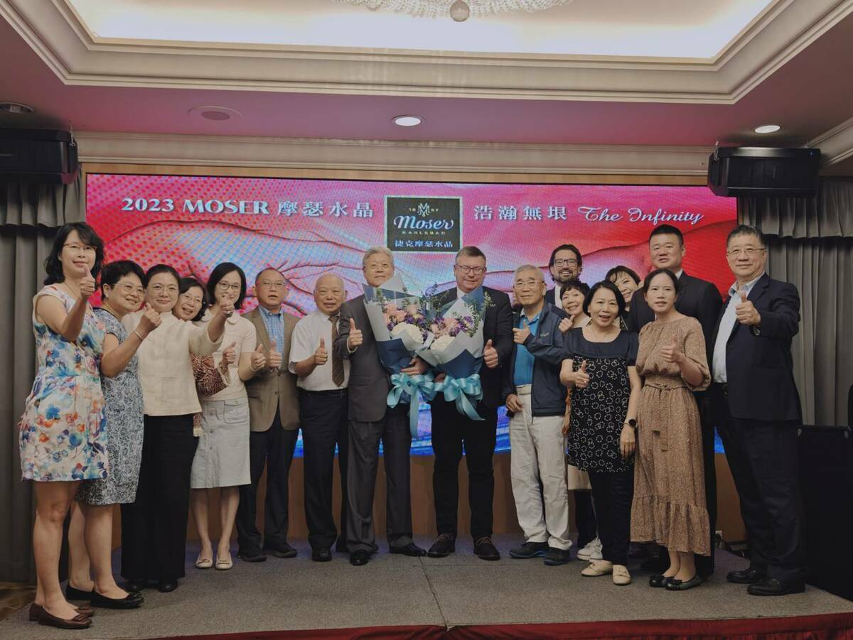 藏家與大師相見歡。 圖：孫家銘攝