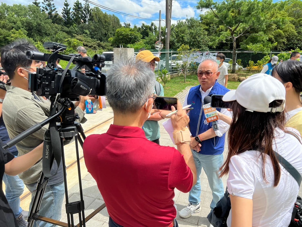 徐玉樹說，反龍科擴建自救會有2個，他參與的自救會在擴建計畫調整後解散，與台積電會談的是另一個自救會。他貼文被移花接木、模糊焦點，刪文是不希望被誤會。且聲援自救會的議員藍綠兩黨都有，不想配合網軍的認知作戰。 圖：取自徐玉樹臉書。
