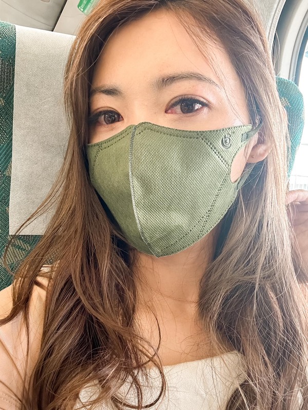 網紅7寶媽「林叨囝仔」Sydney曾因懷孕登山、揹嬰滑雪等爆爭議，近日又爆出吃生山羌肝、以及疑違法販售醫材等事，恐遭罰百萬。 圖：翻攝自林叨囝仔 The Lins' Kids 臉書專頁