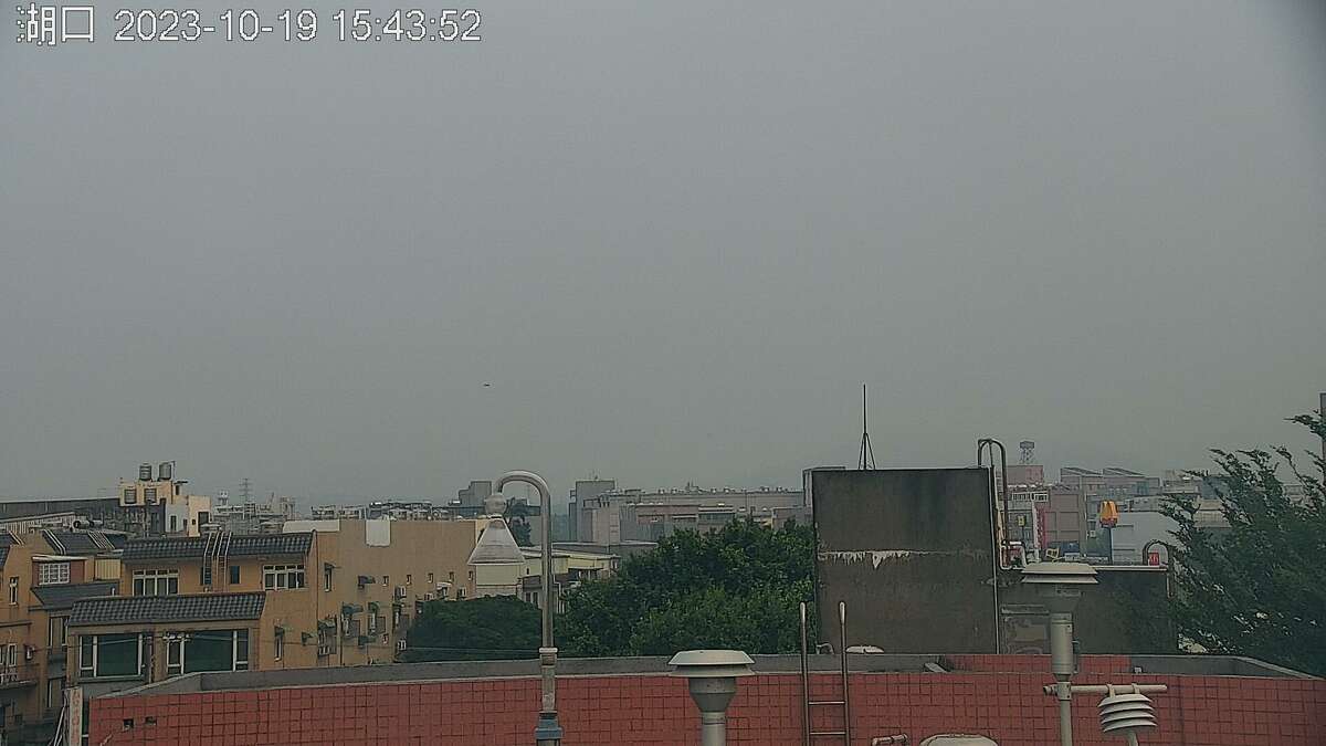 下午新竹縣湖口測站空氣品質指數(AQI)飆升到169。 圖：取自空氣品質監測網
