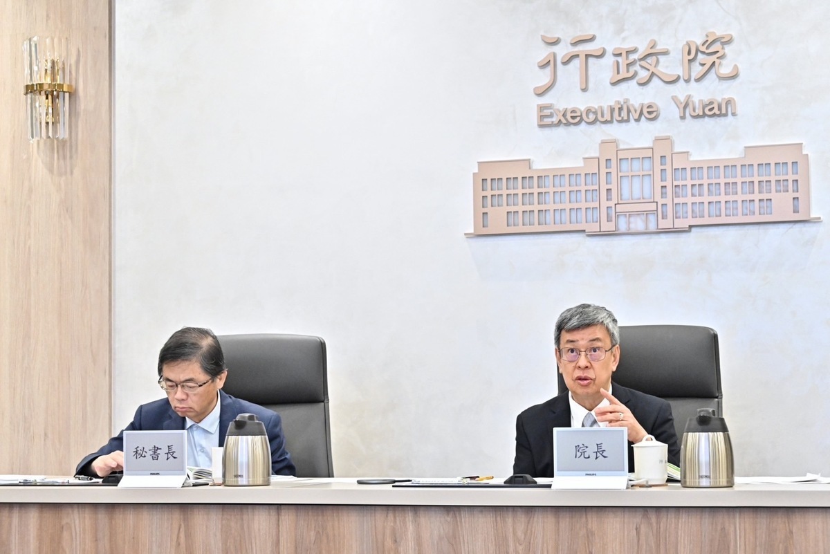 陳建仁指示內政部修正消防法，鼓勵從業人員勇於檢舉，並納入吹哨者保護條款。 圖：行政院/提供(資料照片)