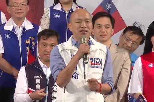 韓國瑜讚侯友宜稱堅持中華民國憲法以下的九二共識，盼侯當選後開展一條兩岸和平交流、和平發展的道路。 圖：林昀真／翻攝