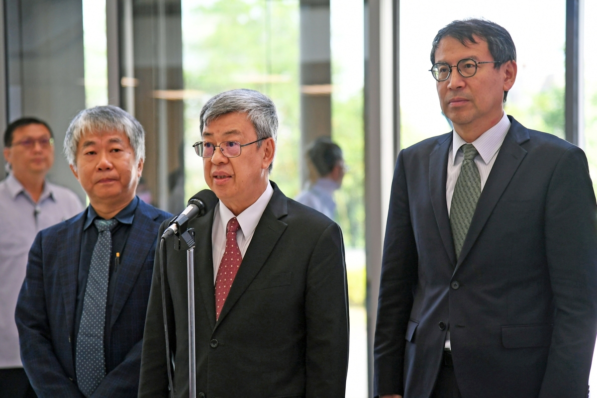 行政院長陳建仁今（23）天出席國家同步輻射研究中心光源啟用三十週年慶。 圖：行政院提供