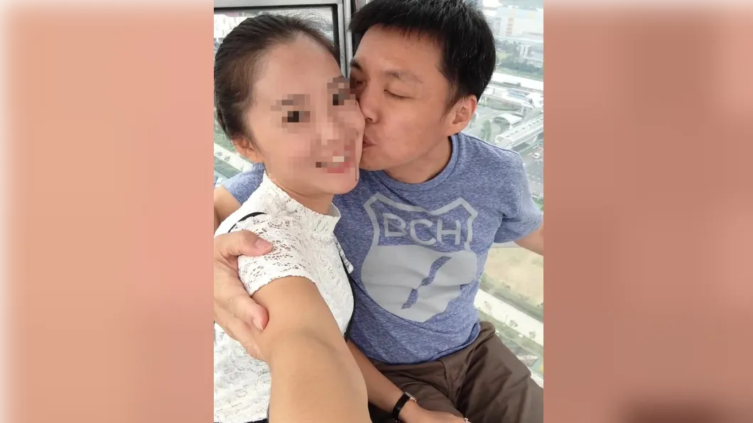 趙天麟在摩天輪上親吻婚外情對象。 圖：鏡週刊提供