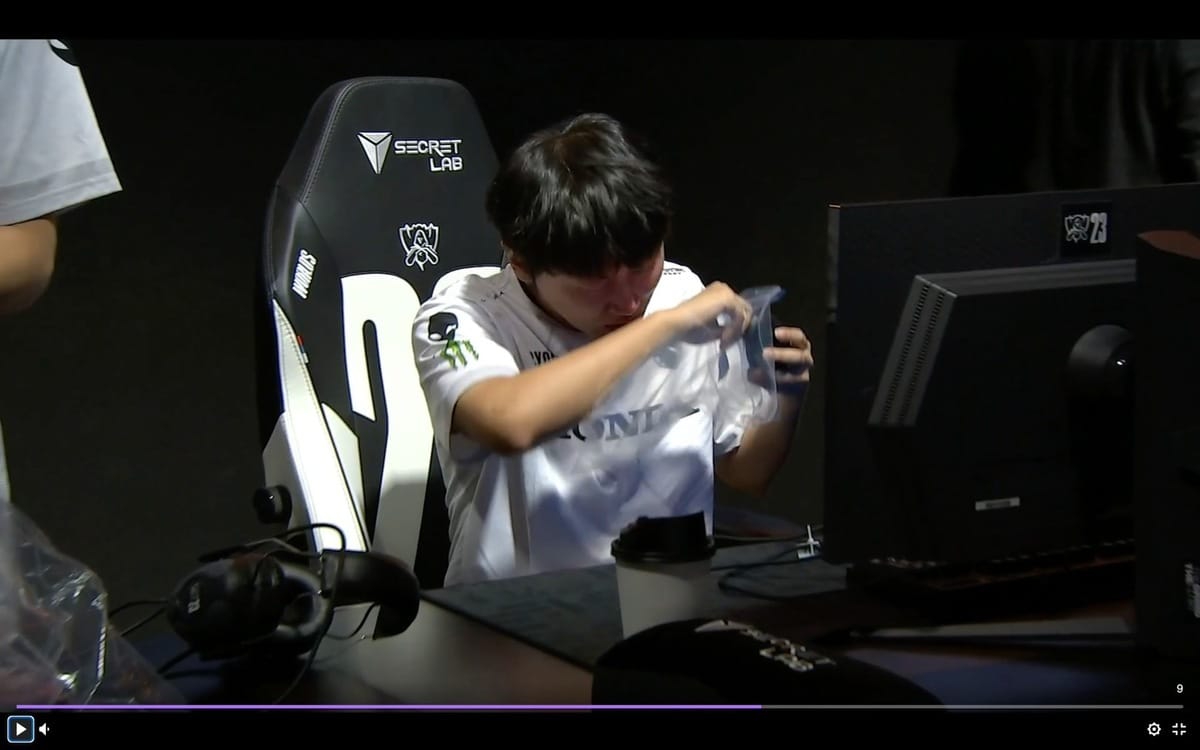 TL慘遭淘汰讓Pyosik忍不住淚灑現場。 圖：翻攝自lolpacifictw Twitch