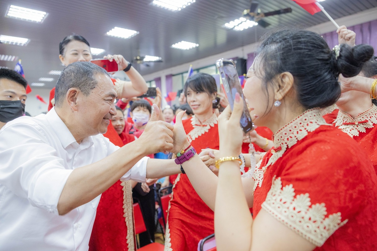 侯友宜表示他當選總統後，會在平等、尊嚴底下，創造對話交流空間，讓台商企業有安穩經營環境，讓外資有信心投資台灣。 圖：侯友宜競辦／提供