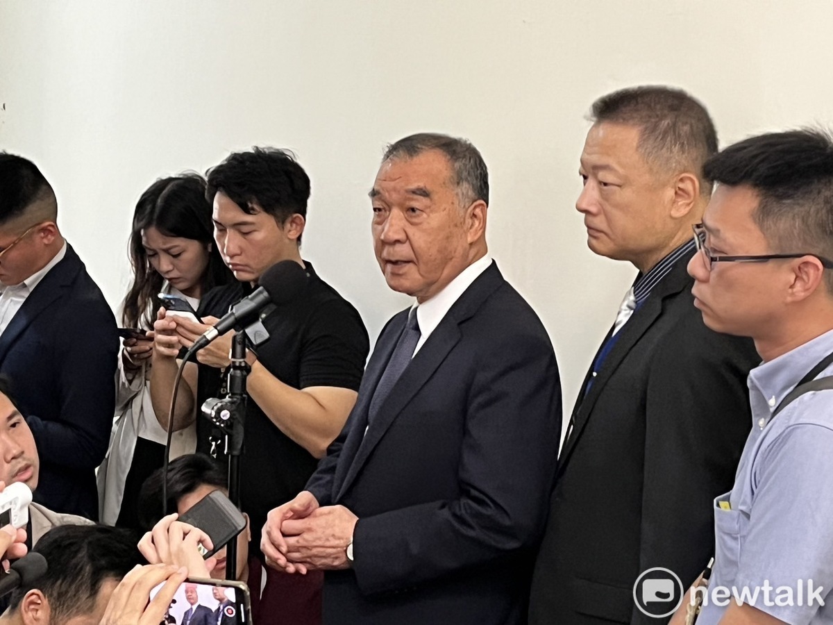 國防部長邱國正今(25)日不對立委趙天麟婚外情做評論。 圖：金大鈞/攝