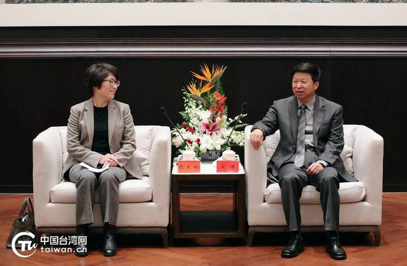 國民黨籍台東縣長饒慶鈴率團訪問中國，23日在北京拜會國台辦主任宋濤。 圖：翻攝國台辦旗下中國台灣網