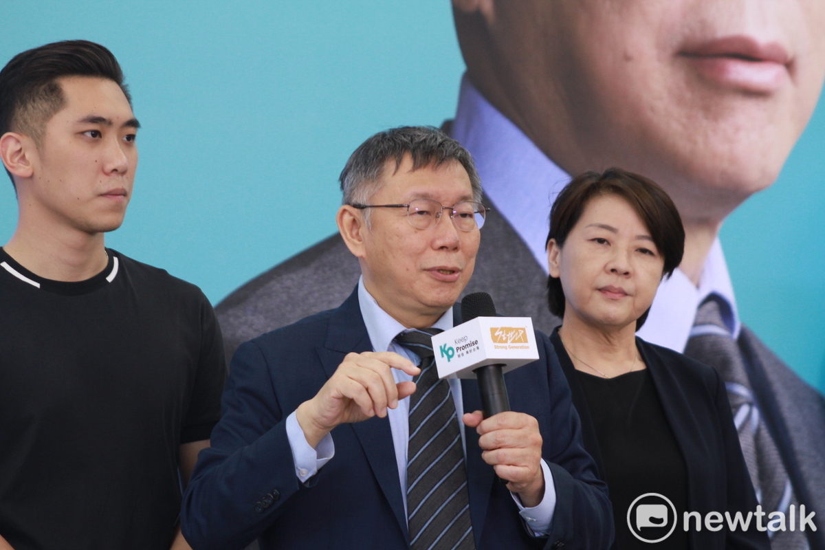 民眾黨總統參選人柯文哲（中）。 圖：周煊惠 / 攝
