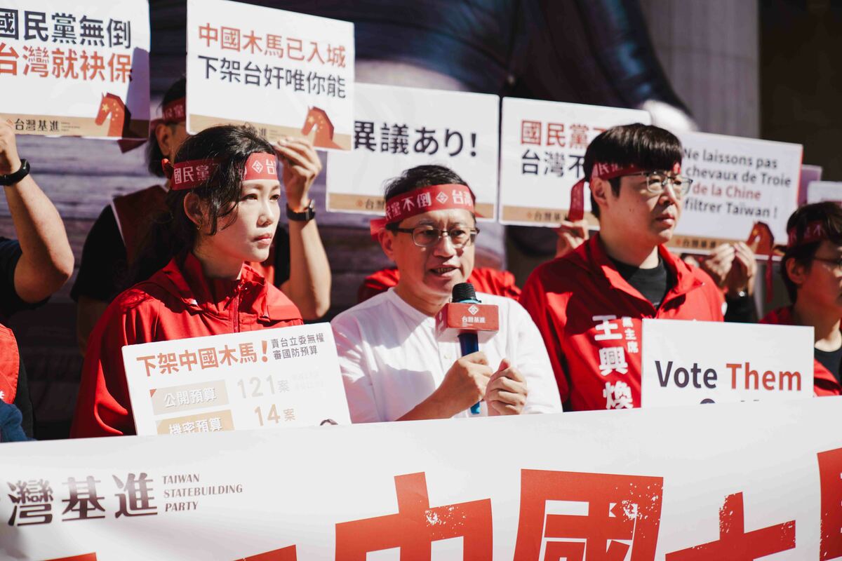 台灣制憲基金會董事宋承恩（中）。 圖：台灣基進提供