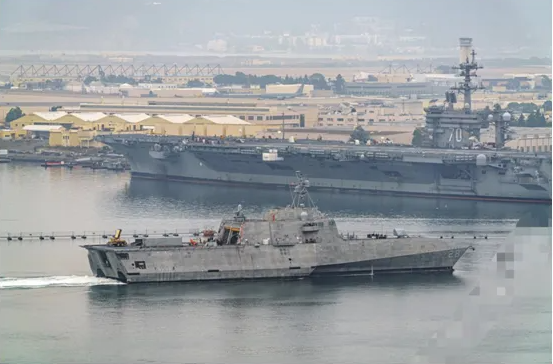 美國「獨立」級瀕海戰鬥艦「薩凡納」號。 圖：翻攝自 WarshipCam X（前推特）帳號