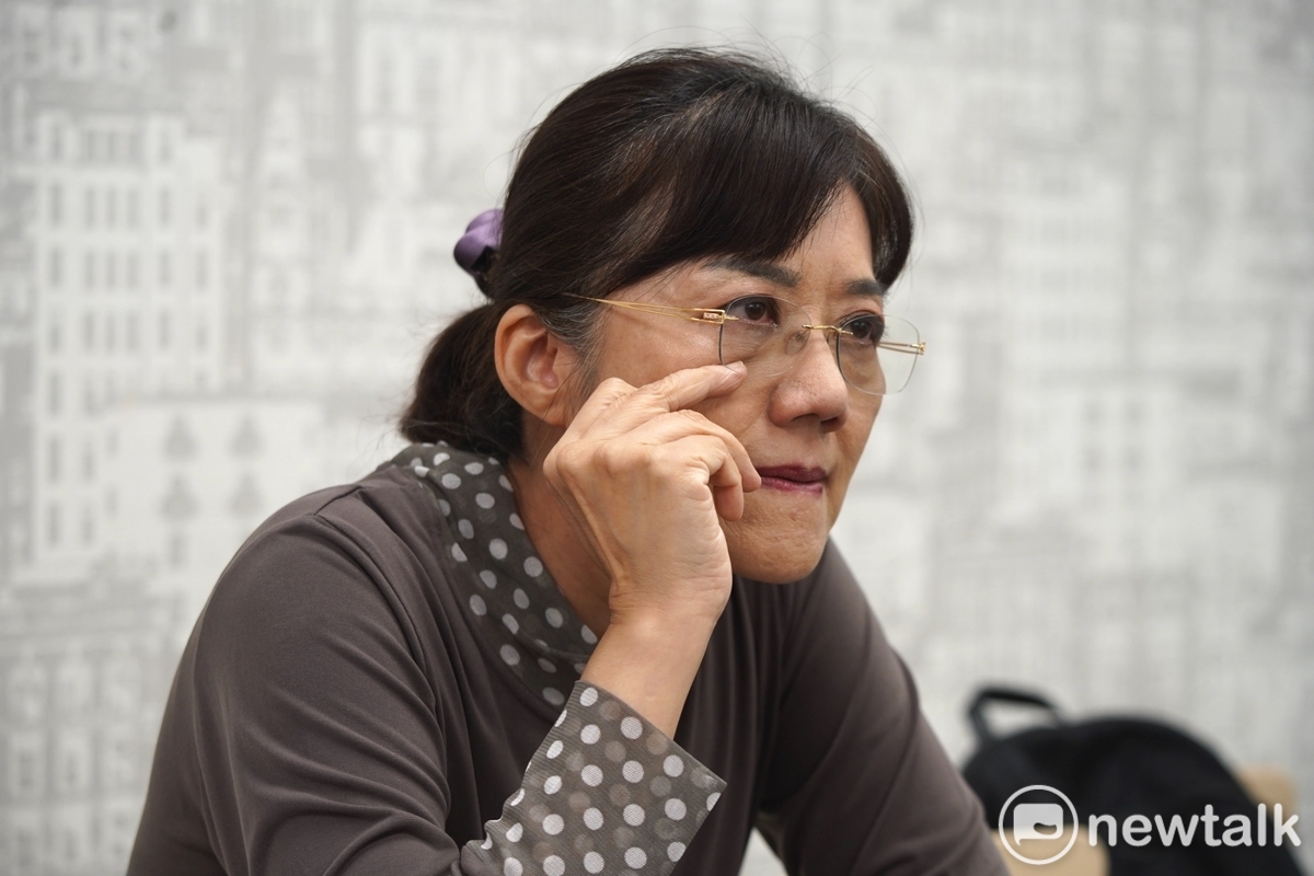 無黨籍新竹市立委參選人柯美蘭接受新頭殼專訪，談到柯爸一席話，忍不住頻拭淚。 圖：林昀真 / 攝