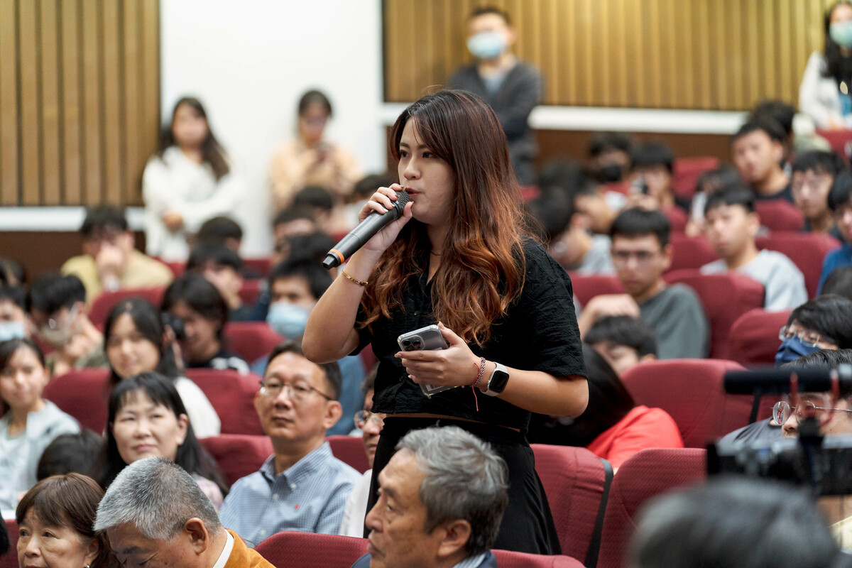 民進黨總統參選人賴清德26日下午前往基隆國立海洋大學演講，在問答期間碰到學生尖銳提問。 圖：賴清德競辧提供