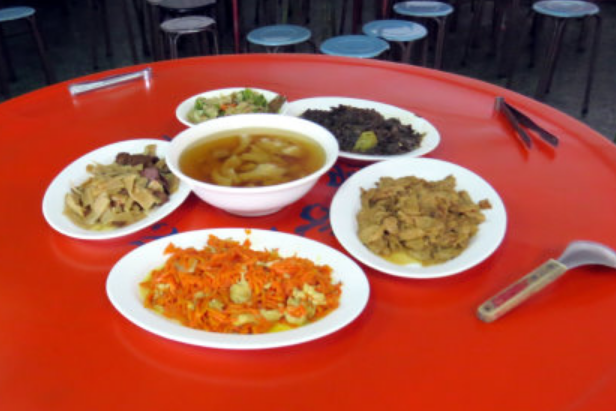 「碧雲寺」齋飯是很特別的體驗。 圖：白河區公所／提供