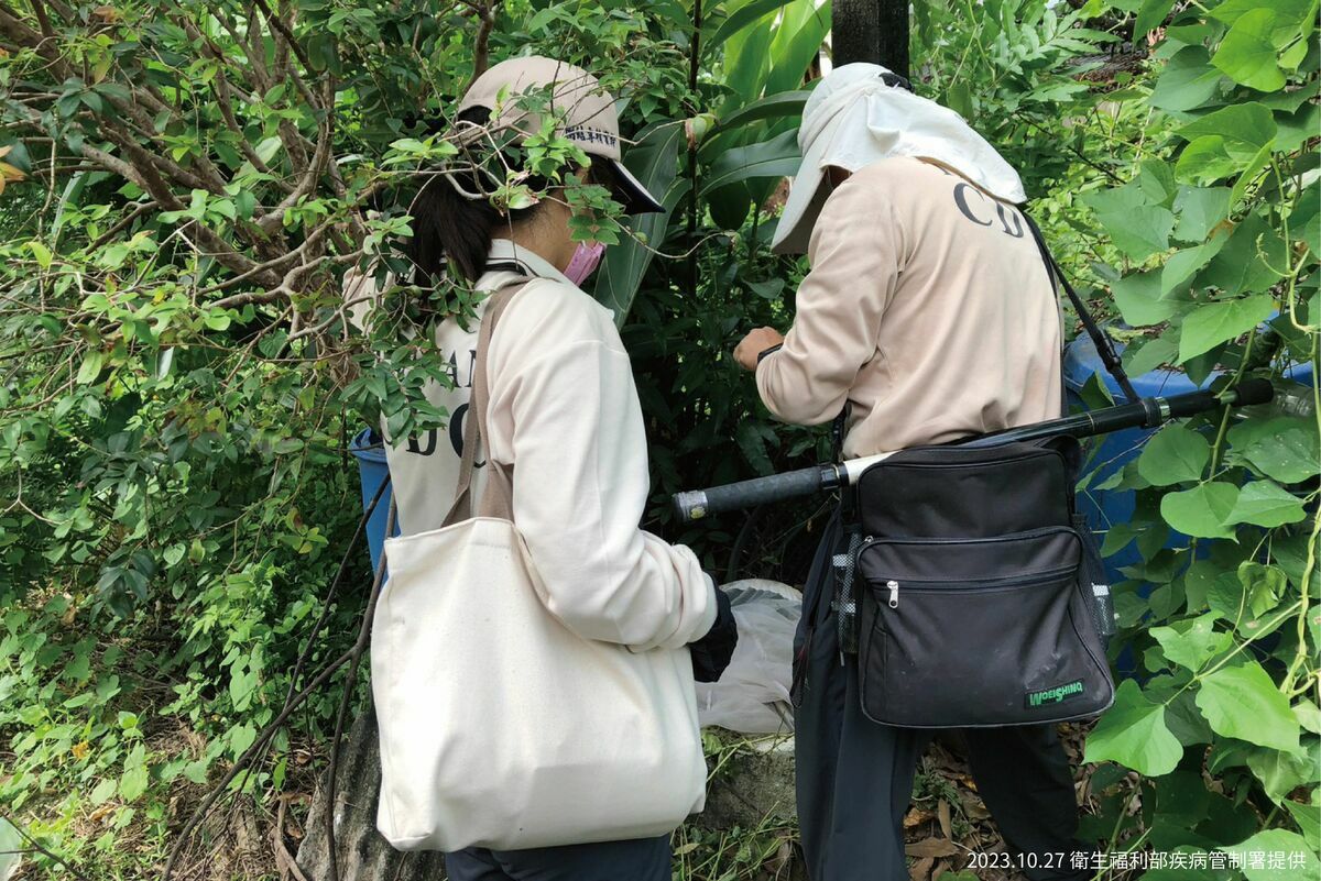 疾管署說明，今(2023)年10月21日至10月27日期間，「登革熱前進應變工作隊」出動19組38人次。 圖：疾管署／提供