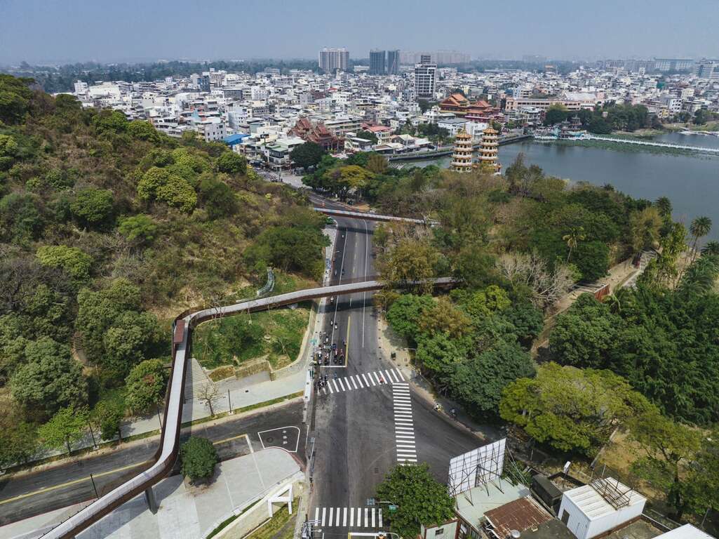 左營鳳山縣舊城見城之道離世運主場館不遠。 圖：高雄市觀光局/提供