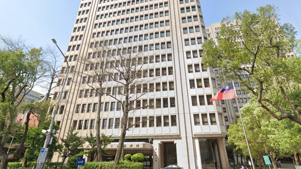 內政部最近公布了「全國姓名」的統計資料，顯示國人最常用的名字是「家豪」和「淑芬」，分別有1萬4038人和3萬1879人取用。(圖為內政部大樓外觀) 圖：翻攝自google map