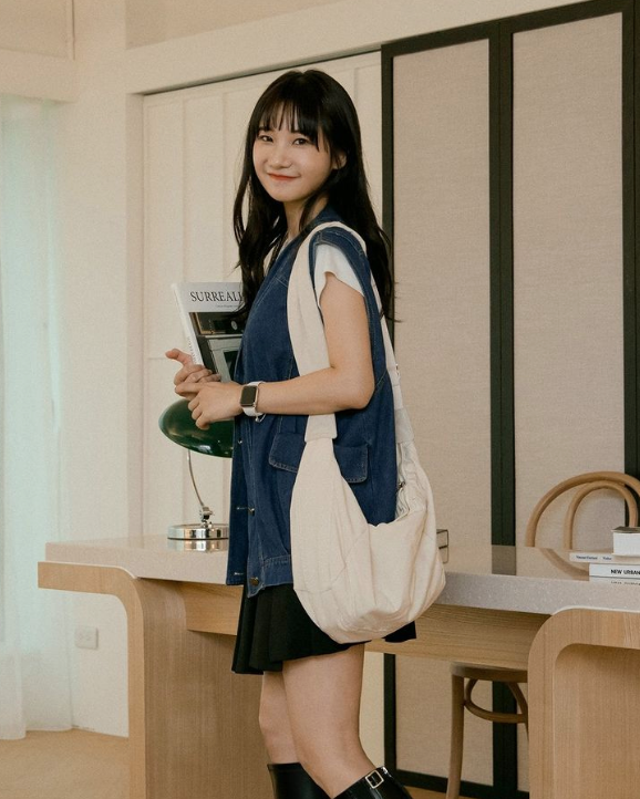 愛莉莎莎因為旁分的造型被網友說「老了」，氣得她趕快把瀏海剪回來。 圖：翻攝自愛莉莎莎IG