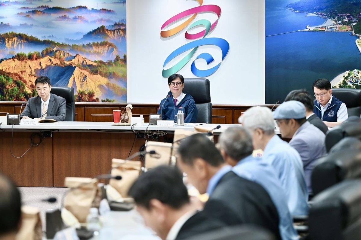 高雄市長陳其邁1日上午出席主持財團法人高雄市毒品防制事務基金會第四屆第一次董事會會議。 圖：高雄市毒防局提供
