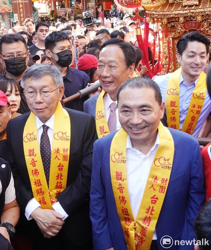 總統參選人柯文哲、侯友宜、郭台銘三人今早同台。 圖：張良一 / 攝